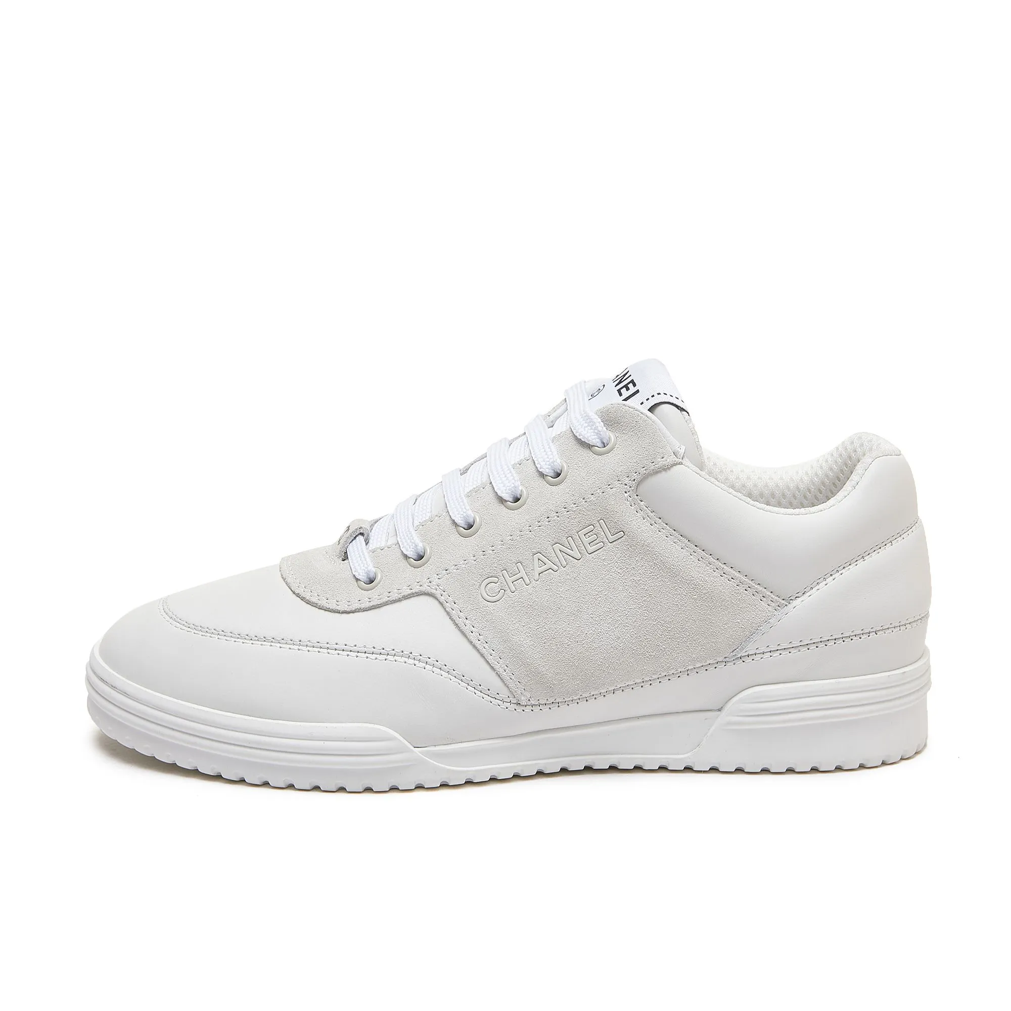 👟👟Ex-factory price 500👟👟 Chanel Chanel - 2023 counter top casual sports shoes This classic design; the upper is electro-embroidered with a variety of craftsmanship; the outsole is fashionable and sporty; it is extraordinary and incorporates a variety of color matching elements... The diversified mix and match is very beautiful and versatile, casual, fashionable, sports and outdoor can be taken into account... ꫛꫀꪝ Go➫ Material: ❶Upper is made of: Original imported cowhide ❷The inner lining is made of: original imported breathable mesh ❸Outsole is based on: original TPU combination outsole Special counter boutique packaging complete set for women 35–41